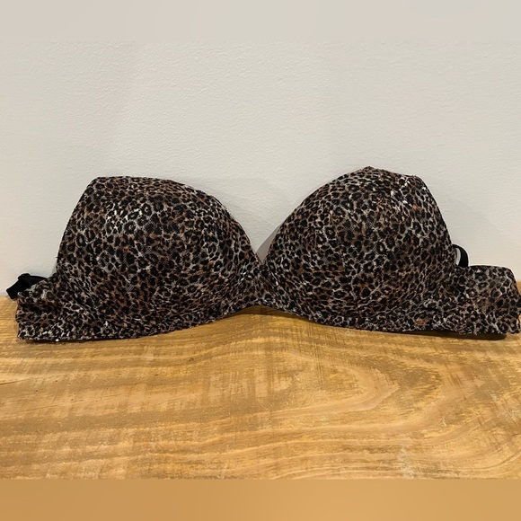 Victoria’s Secret pink lace cheetah print wireless bra size Medium - Picture 2 of 4